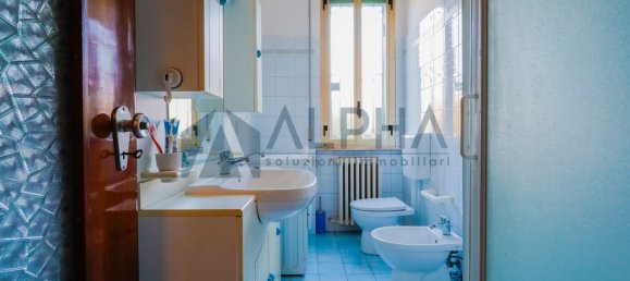 3 rooms Apartment in Forlì, Italy No. 13541 16
