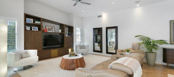 4 bedrooms House in Benowa, Australia No. 147 26