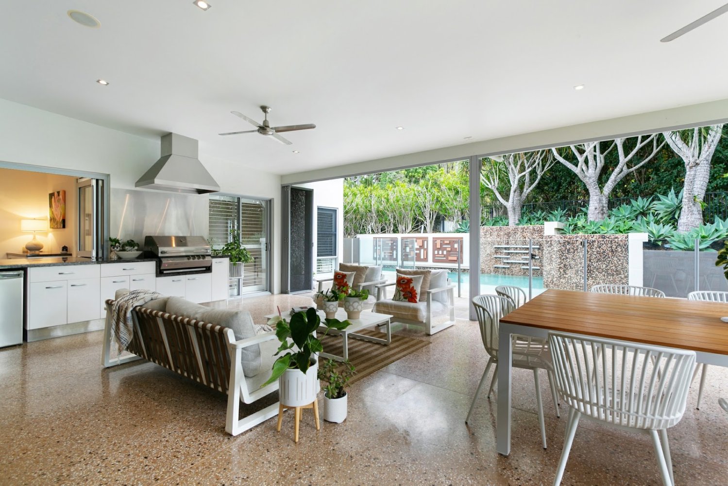 4 bedrooms House in Benowa, Australia No. 147