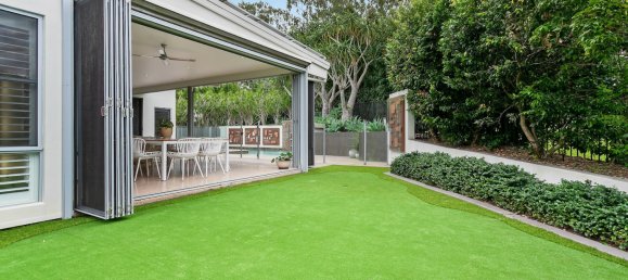 4 bedrooms House in Benowa, Australia No. 147 8