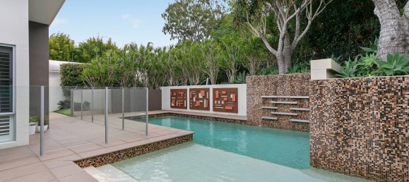 4 bedrooms House in Benowa, Australia No. 147 24