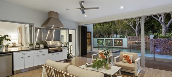 4 bedrooms House in Benowa, Australia No. 147 21