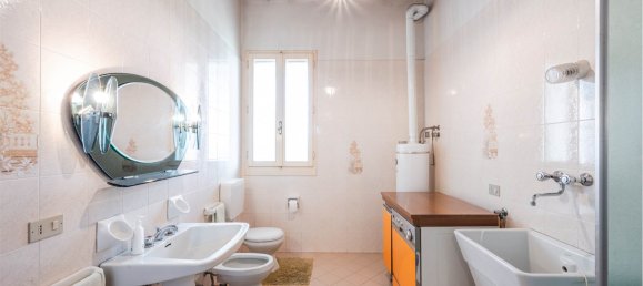 4 غرف نوم منزل في San Giovanni in Persiceto, Italy رقم 360161 34