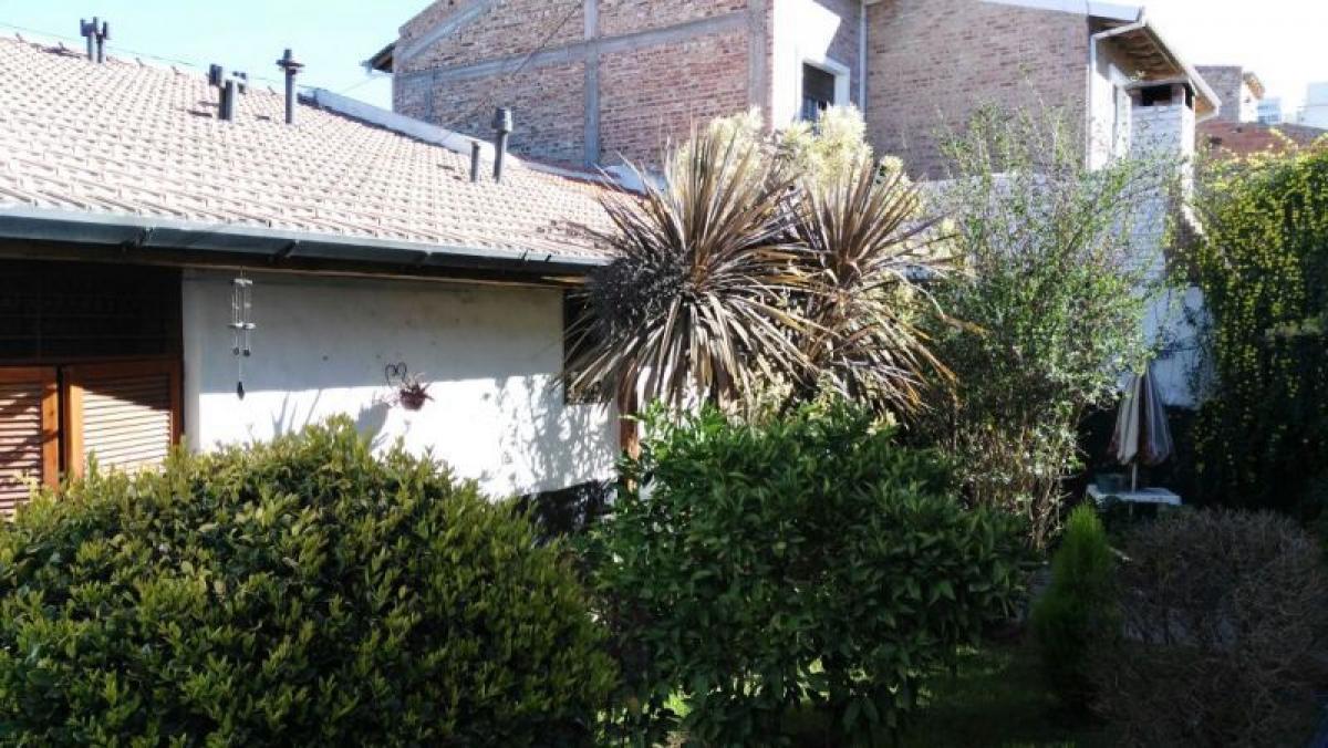 3 bedrooms House in Neuquen, Argentina No. 2413