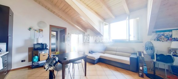 2 rooms Apartment in Seregno, Italy No. 291081 2