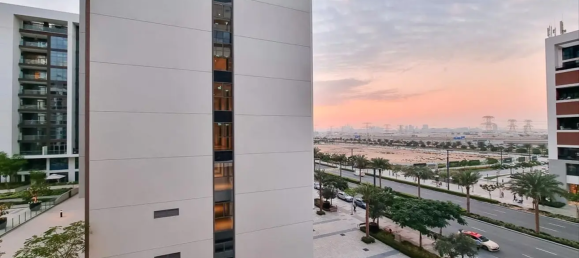 Studio in Dubai, UAE No. 21086 11