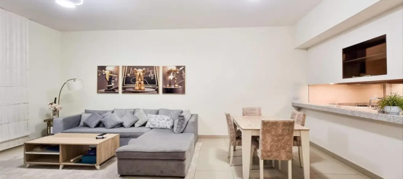 Studio in Dubai, UAE No. 21086 3