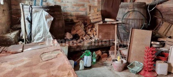 2 bedrooms House in Licciana Nardi, Italy No. 184691 12