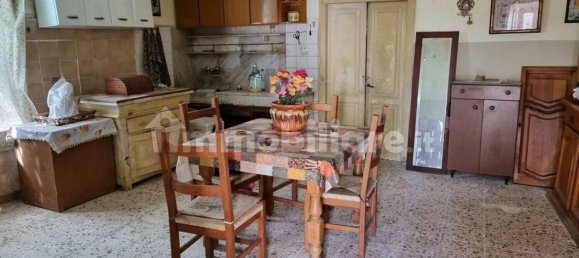 2 bedrooms House in Licciana Nardi, Italy No. 184691 6