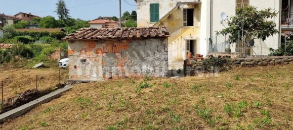 2 bedrooms House in Licciana Nardi, Italy No. 184691 3