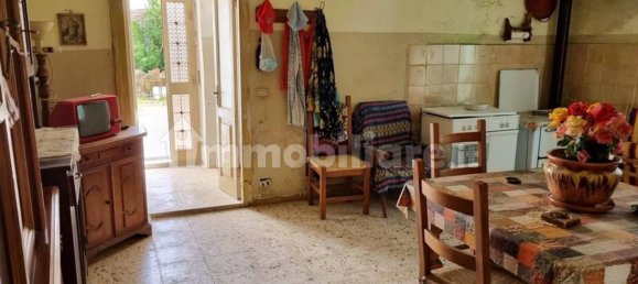 2 bedrooms House in Licciana Nardi, Italy No. 184691 8