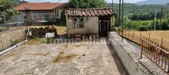 2 bedrooms House in Licciana Nardi, Italy No. 184691 4