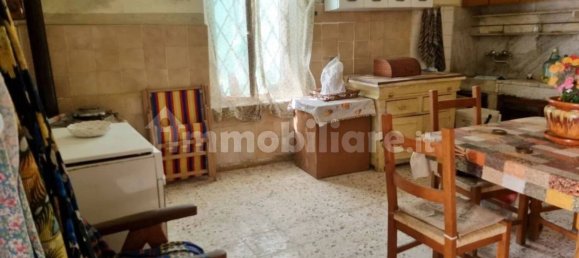 2 bedrooms House in Licciana Nardi, Italy No. 184691 7