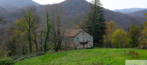 8 bedrooms House in Urbe, Italy No. 102450 2