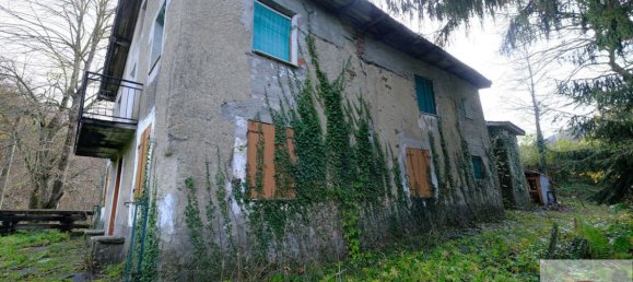 8 bedrooms House in Urbe, Italy No. 102450 4