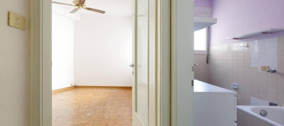 2 rooms Apartment in Trieste, Italy No. 36814 9