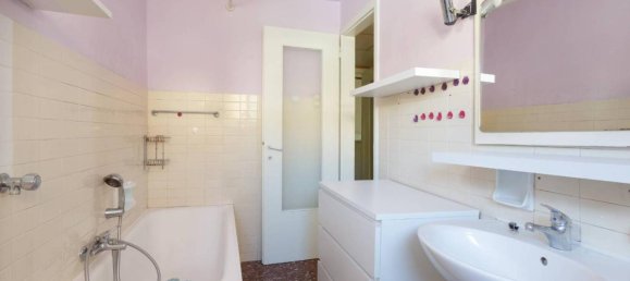 2 rooms Apartment in Trieste, Italy No. 36814 11