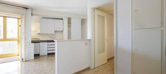 2 rooms Apartment in Trieste, Italy No. 36814 2
