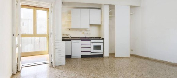 2 rooms Apartment in Trieste, Italy No. 36814 3