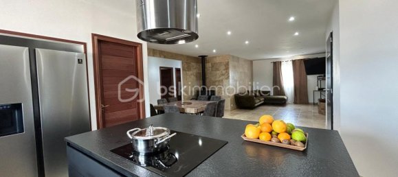 3 bedrooms House in Gironde, France No. 341827 3