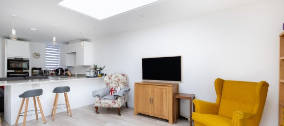 4 bedrooms House in London, United Kingdom No. 13932 13