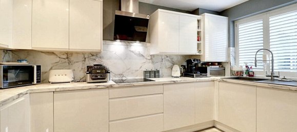 4 bedrooms Commercial property in Biggin Hill, United Kingdom No. 4749 34