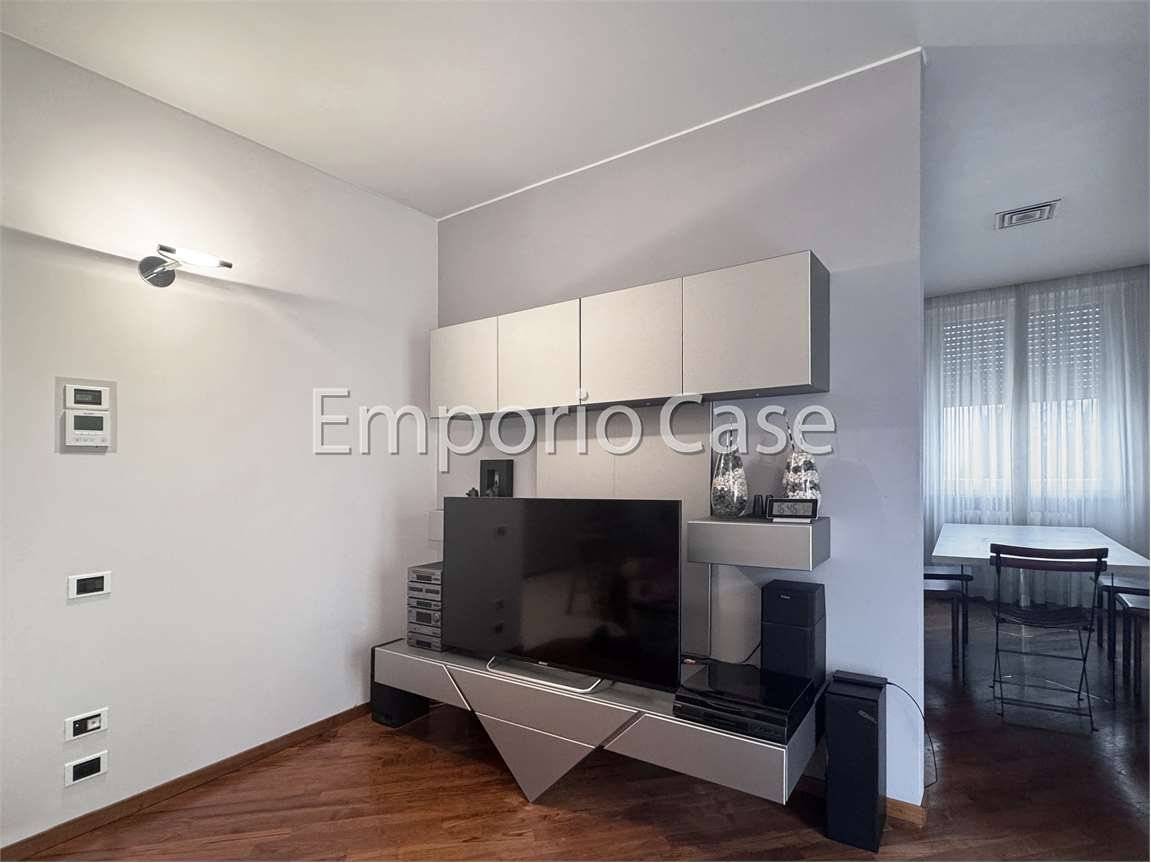 2 Schlafzimmer Wohnung in Modena, Italy, Nr. 325753