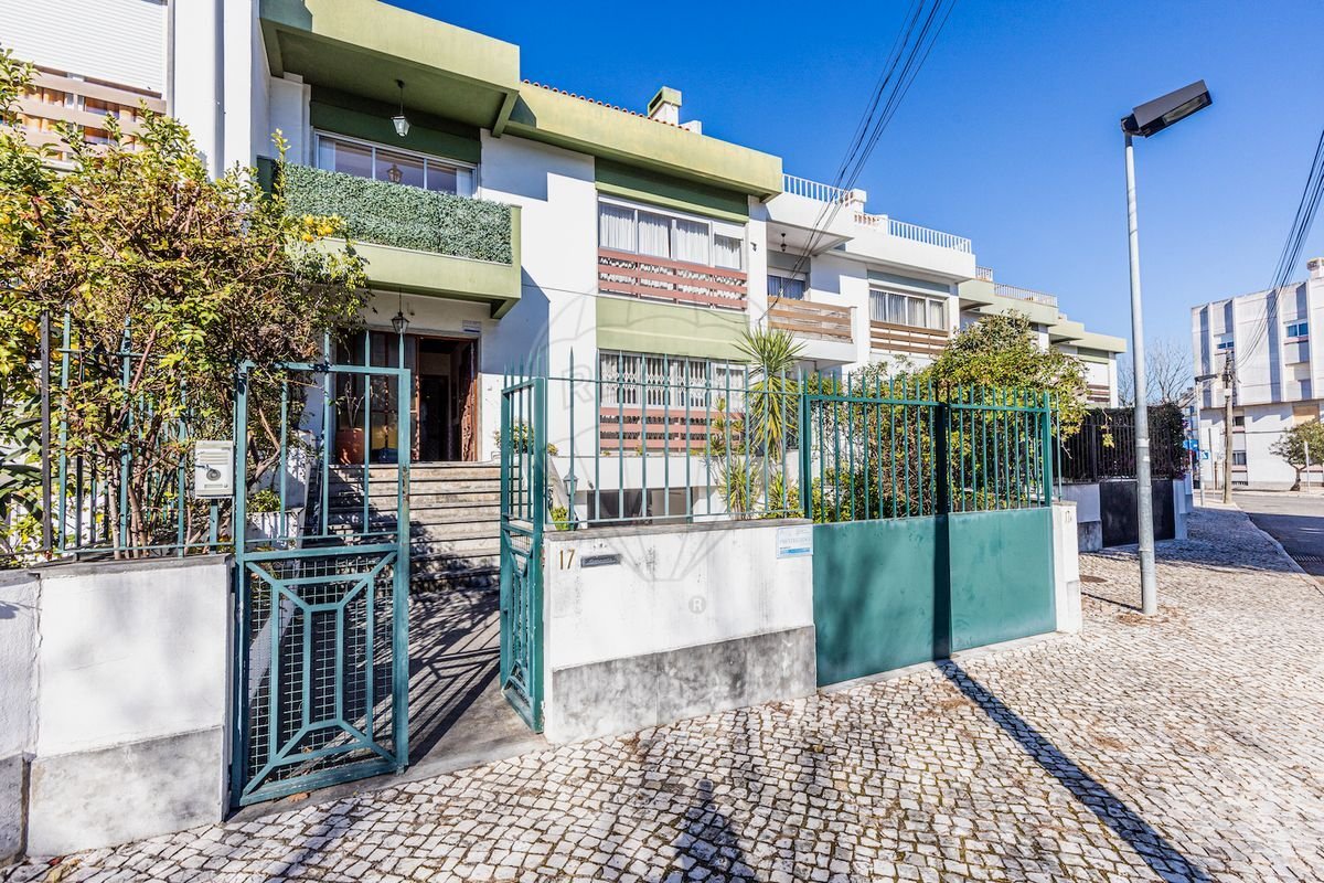 Casa de 5 dormitorios en Oeiras, Portugal No. 169021