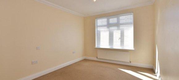 2 bedrooms Bungalow in Essex, United Kingdom No. 4066 8