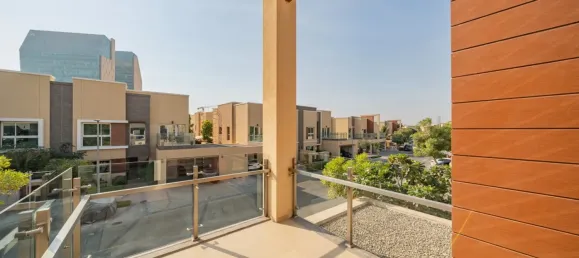 4 bedrooms Villa in Dubai, UAE No. 107879 19