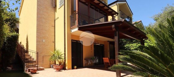 3 bedrooms House in Pescara, Italy No. 281440 13