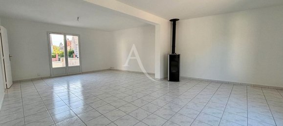 3 Schlafzimmer Haus in Romorantin-Lanthenay, France, Nr. 255117 7