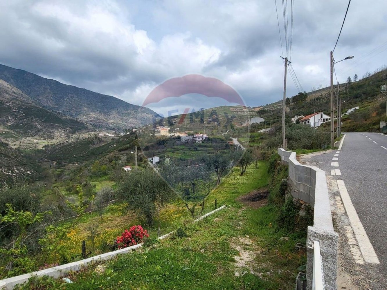 Terreno en Cortes do Meio, Portugal 1900 m² No. 67984