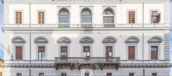 450m² Commercial property in Rome, Italy No. 84945 3