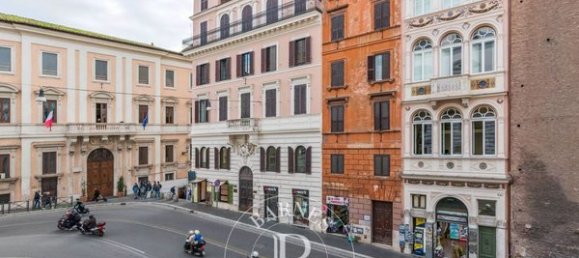 450m² Commercial property in Rome, Italy No. 84945 5