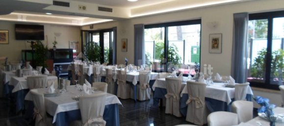 2 rooms Commercial property in San Benedetto del Tronto, Italy No. 118246 10