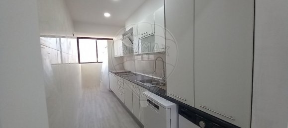 3 bedrooms Duplex in Costa da Caparica, Portugal No. 30521 12