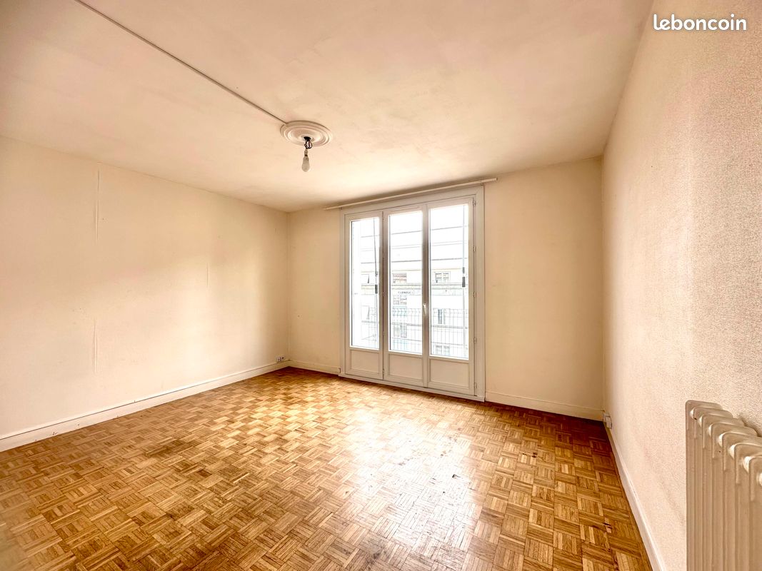 2 bedrooms Apartment in Nantes, France No. 340705