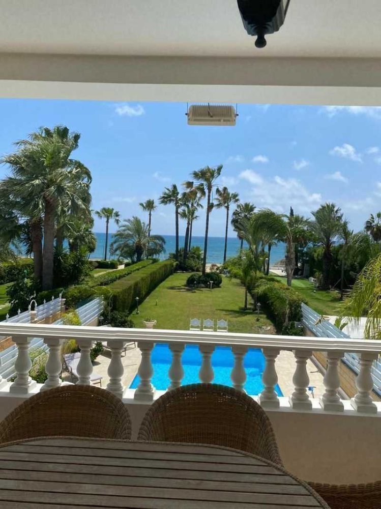 Коммерческая недвижимость с 4 спальнями в Перволия, Кипр № 81337