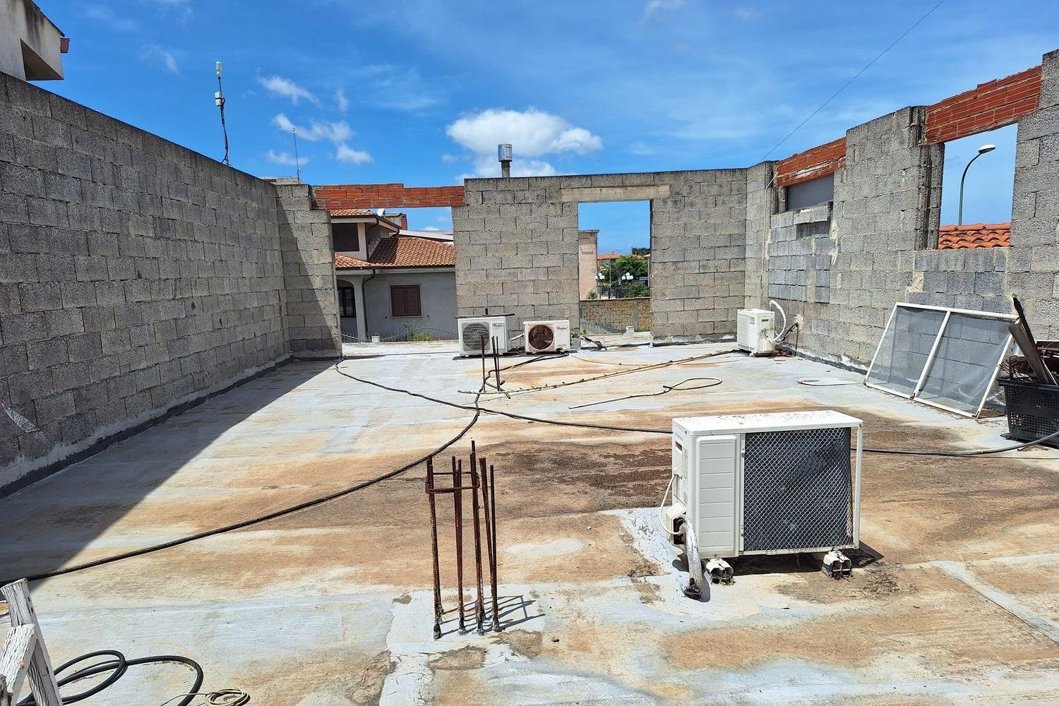 Imóvel comercial de 3 divisões em Baratili San Pietro, Italy N.º 133817