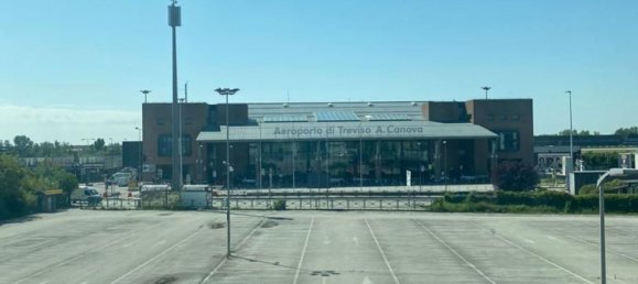 Escritório em Treviso, Italy 90 m² N.º 60428 11