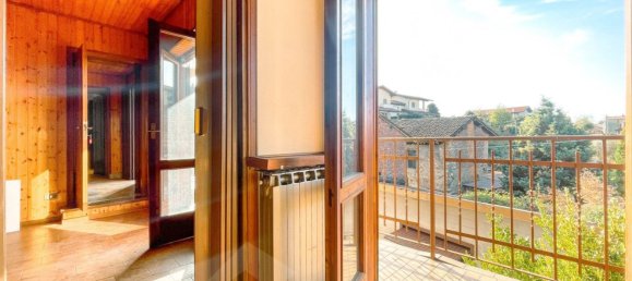 5 bedrooms House in Divignano, Italy No. 377475 15