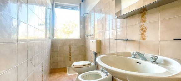 5 bedrooms House in Divignano, Italy No. 377475 21