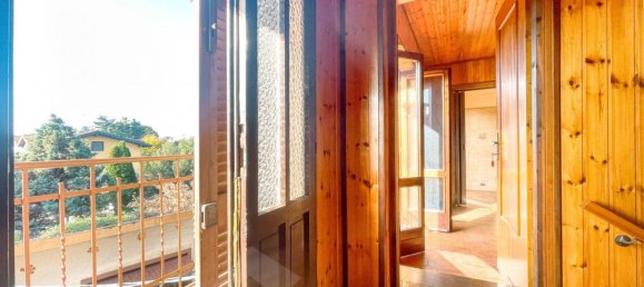 5 bedrooms House in Divignano, Italy No. 377475 12