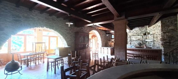 6 rooms Commercial property in Pietrasanta, Italy No. 112811 5