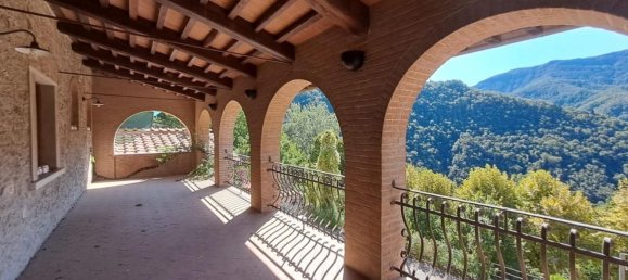 6 rooms Commercial property in Pietrasanta, Italy No. 112811 15