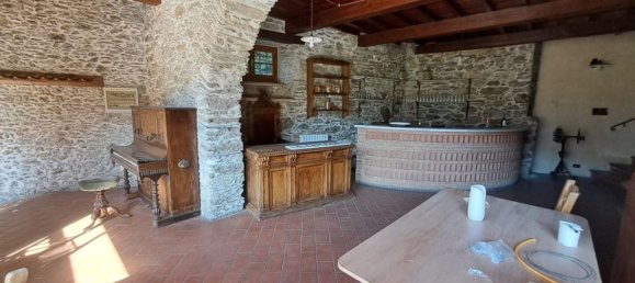 6 rooms Commercial property in Pietrasanta, Italy No. 112811 6