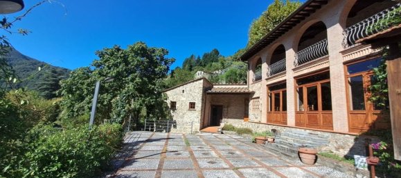 6 rooms Commercial property in Pietrasanta, Italy No. 112811 3