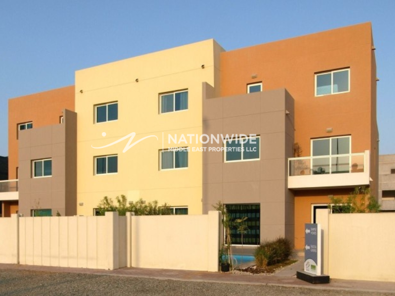 Вилла с 3 спальнями в Абу-Даби, ОАЭ № 109943