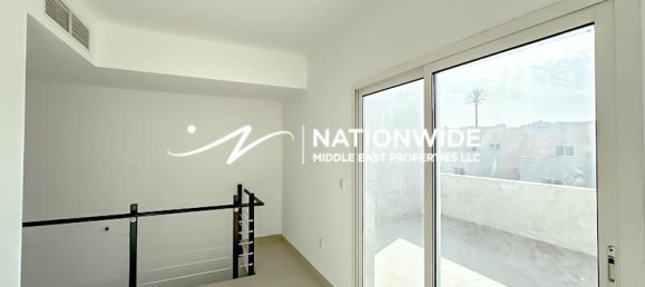 Вилла с 3 спальнями в Абу-Даби, ОАЭ № 109943 11